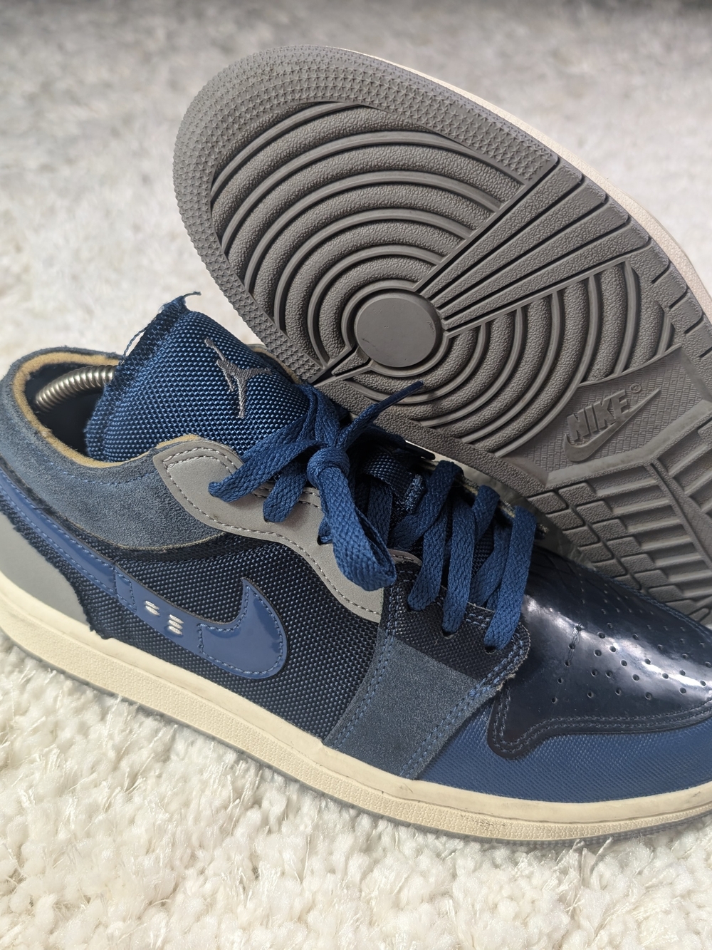 Nike Men’s Navy and Gray Low-Top Sneakers
